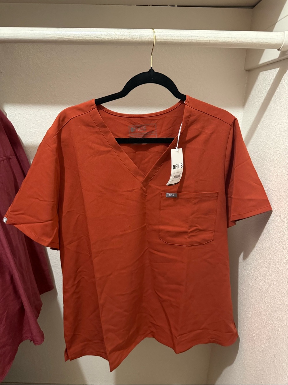 FIGS Auburn V-Neck Medical Top and High Waisted Pants. Women